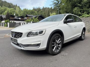 Volvo V60 Cross Country D4 2,4