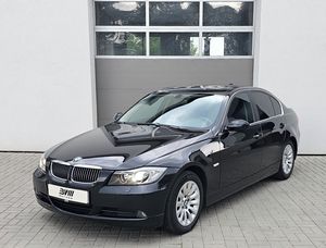 BMW Řada 3, 325i
