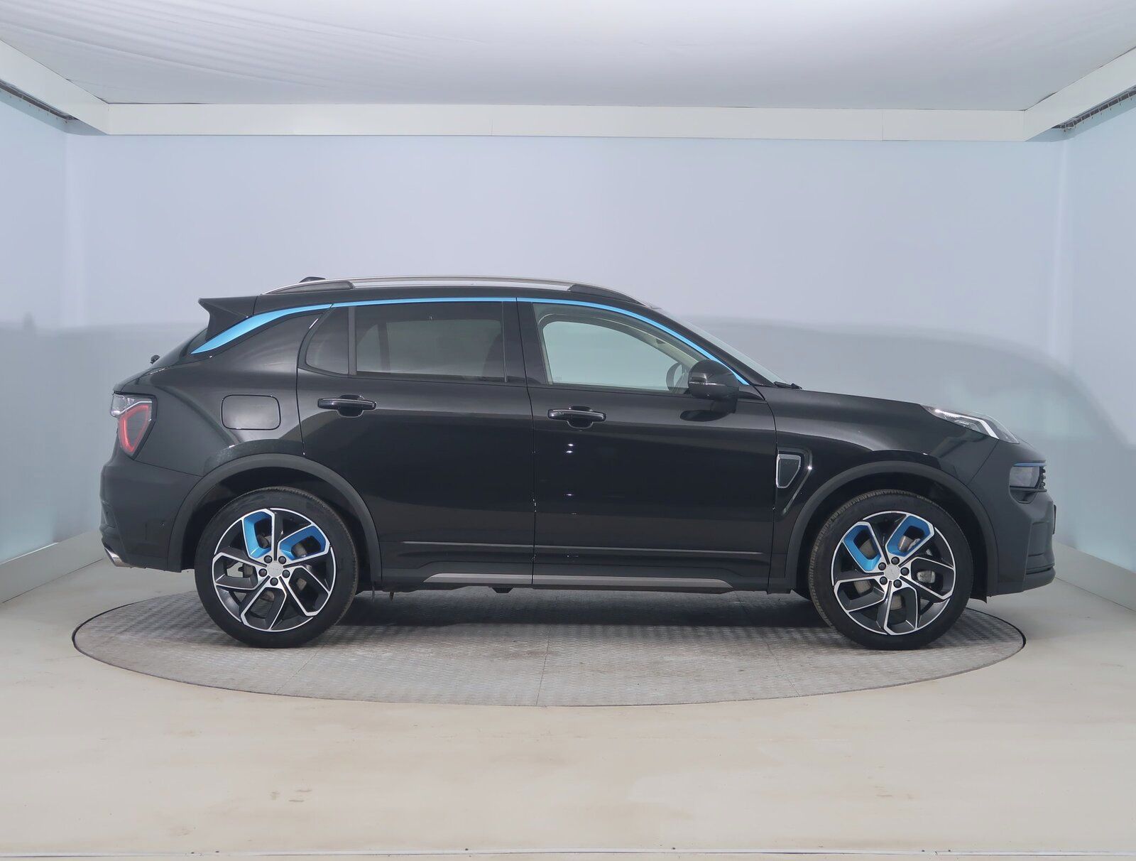 Lynk & Co 01, Plug-in Hybrid, NOVÁ CENA - fotka 6