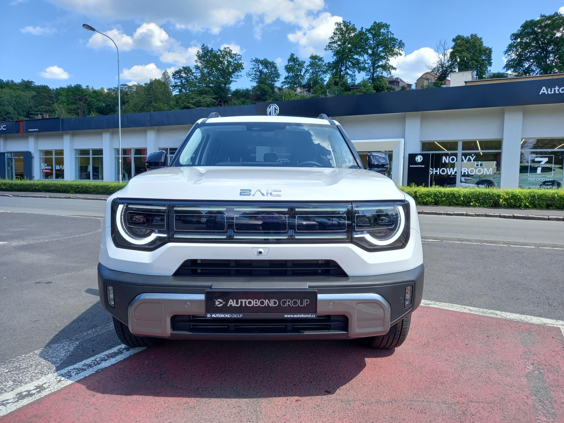 BAIC BJ30, ALL IN 1.5T 209kW HEV 4x4 - fotka 2