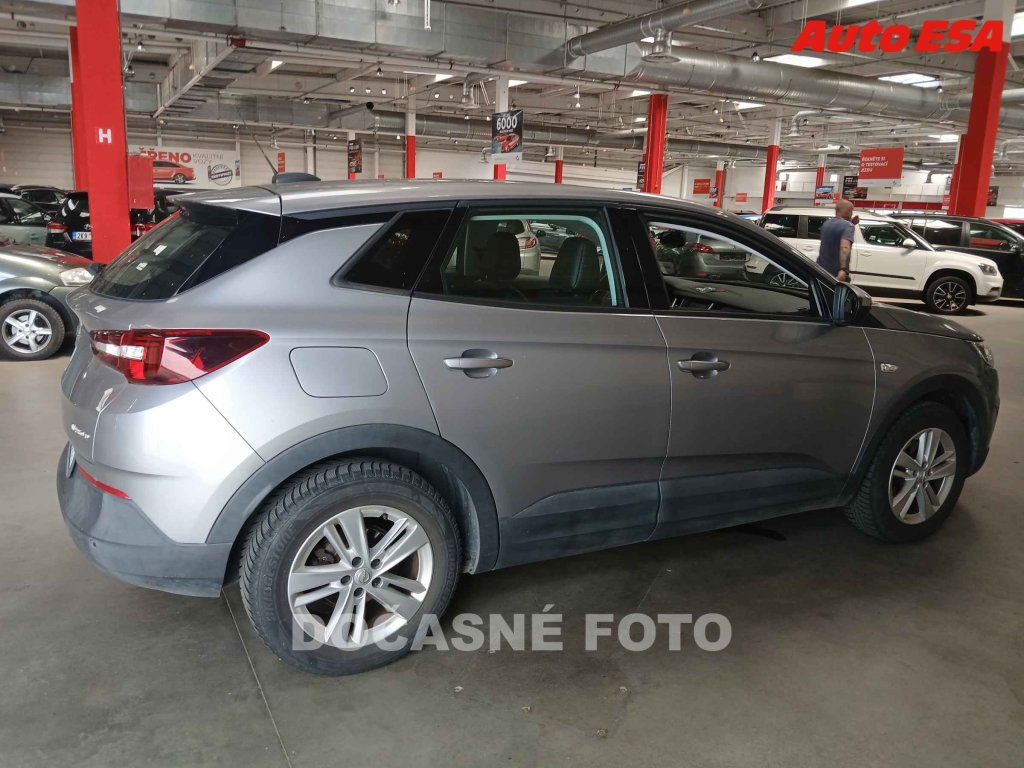 Opel Grandland X, 1.6