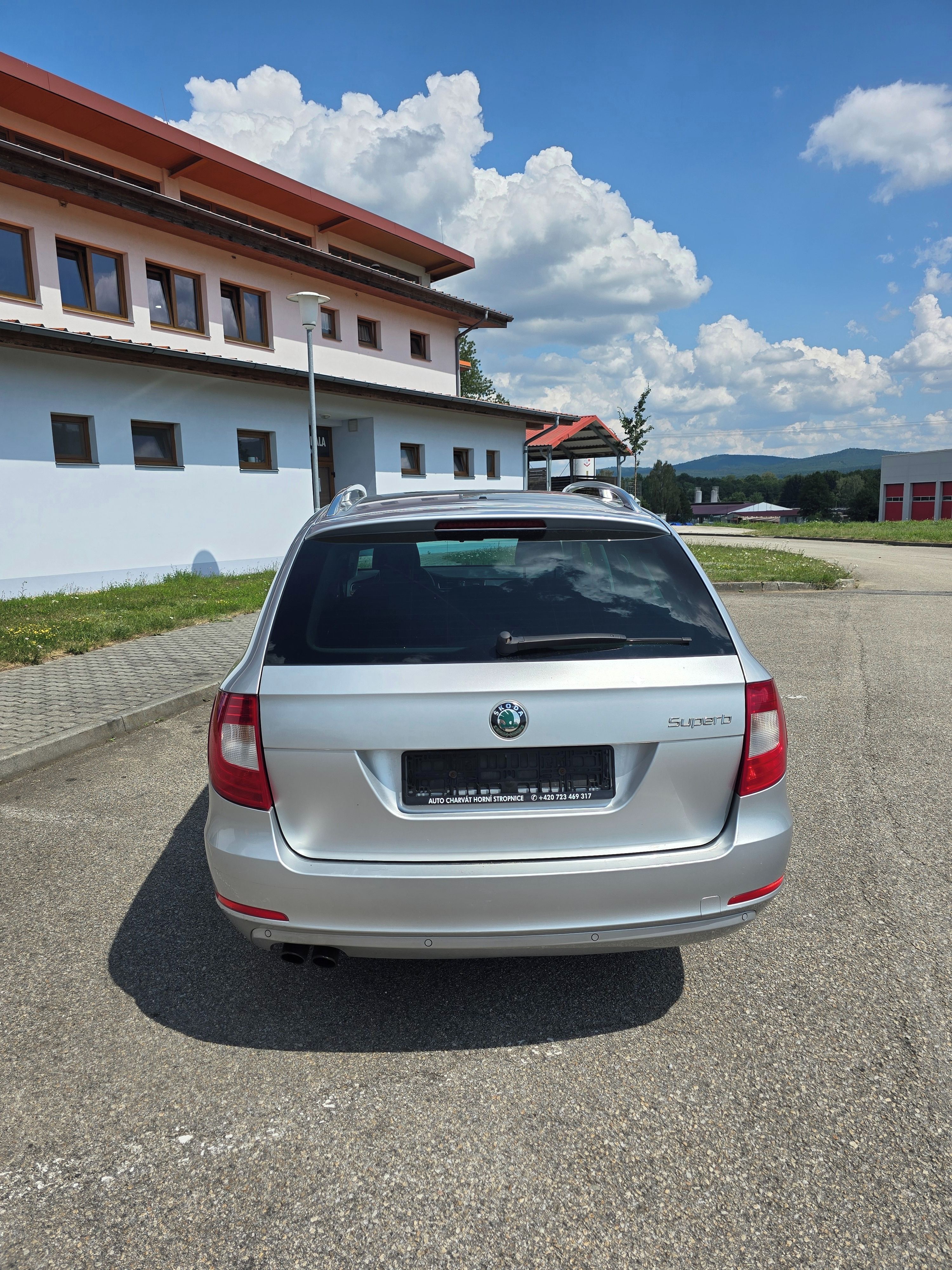 Škoda Superb, Combi 2.0 TDI 4X4 Elegance DSG - fotka 6