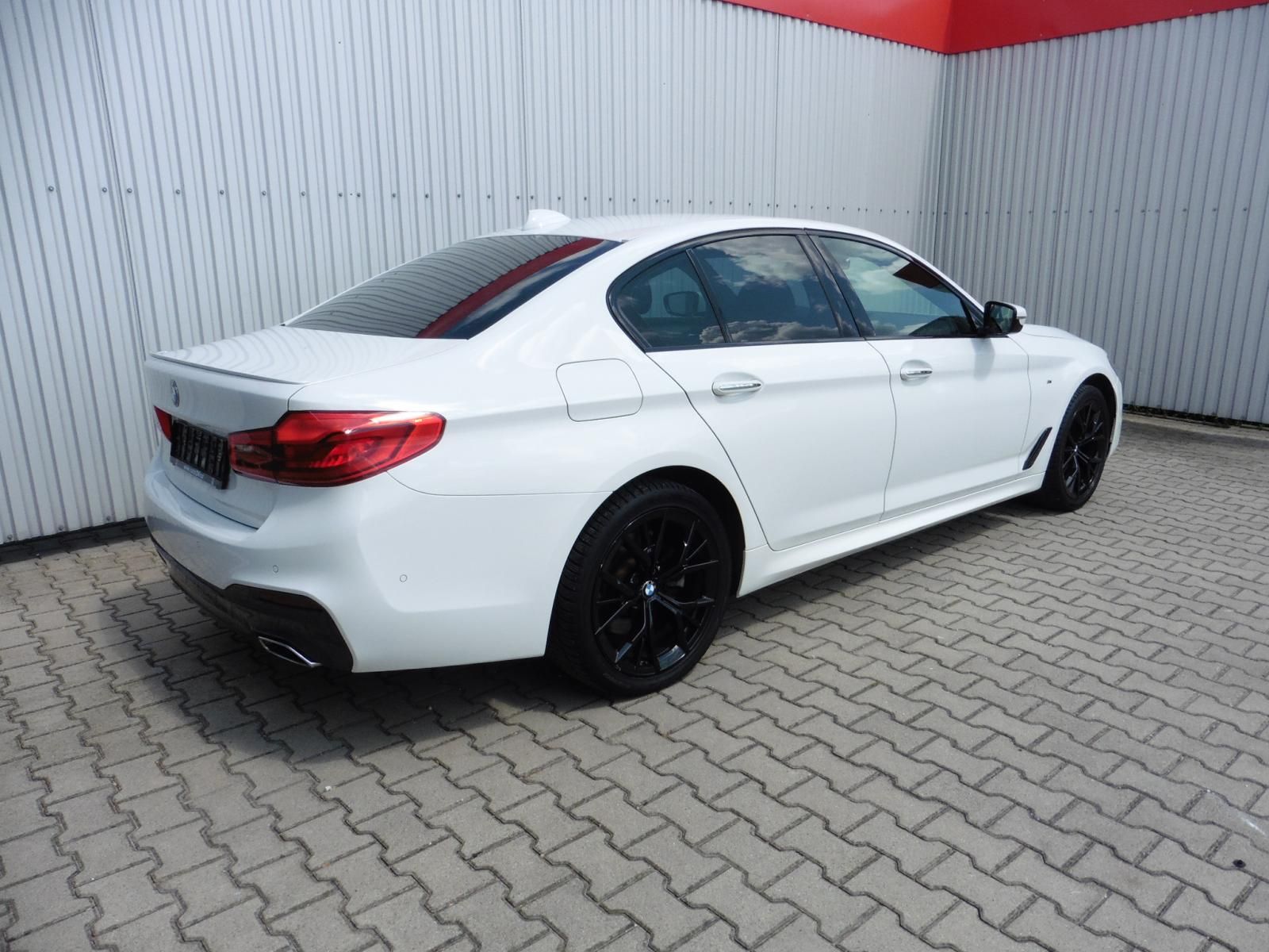 BMW Řada 5, 520d xDrive M-Paket Navi - fotka 4