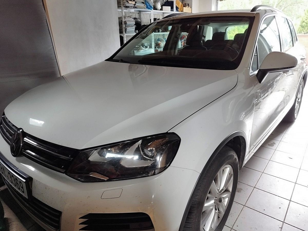 Volkswagen Touareg, 3.0 TDi - z garáže - fotka 4