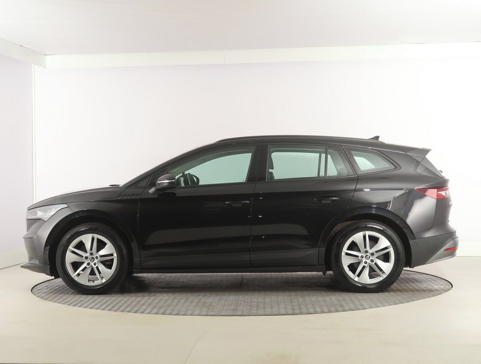 Škoda Enyaq iV, 60 (62 kWh), SoH 92%, Automat - fotka 3