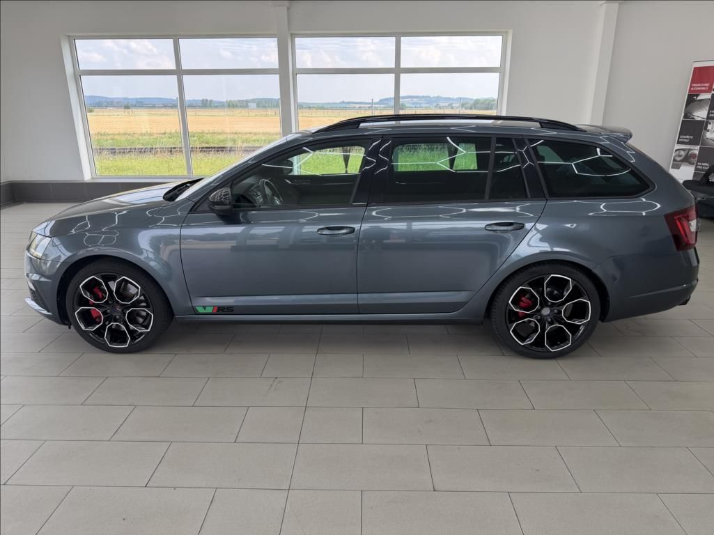 Škoda Octavia, 2,0 TSI, VRS, DSG, SPORTSOUND - fotka 2