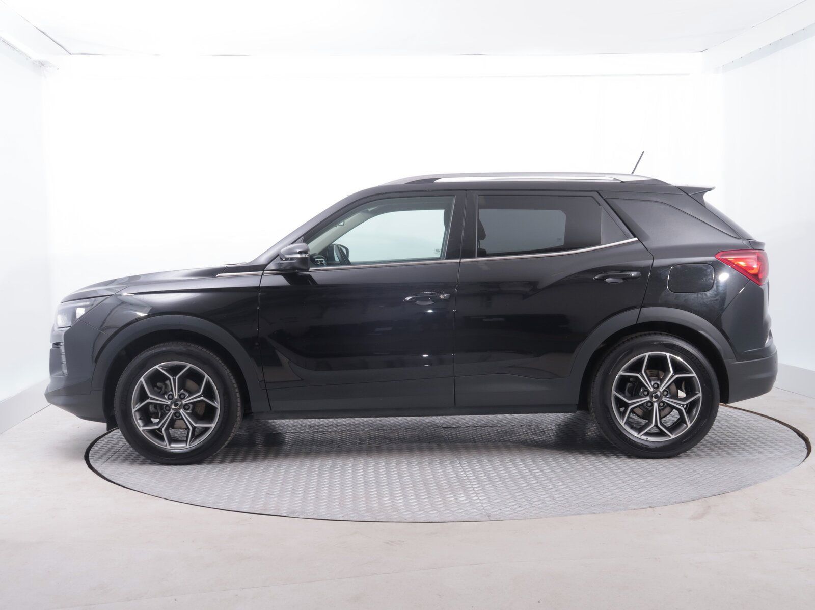 SsangYong Korando, 1.5 T-GDI, Style, ČR,1.maj - fotka 3