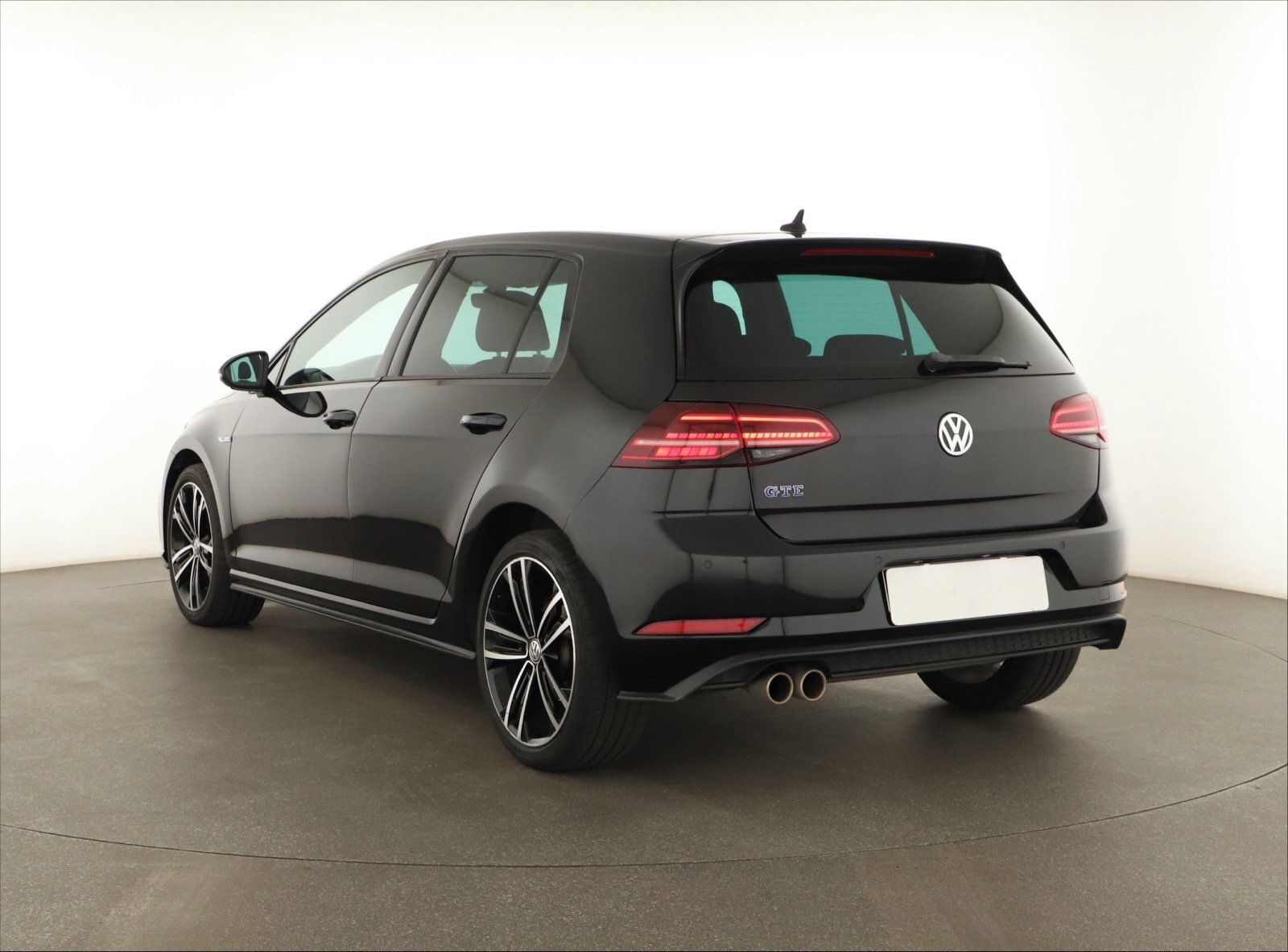 Volkswagen Golf, GTE, Automat - fotka 4