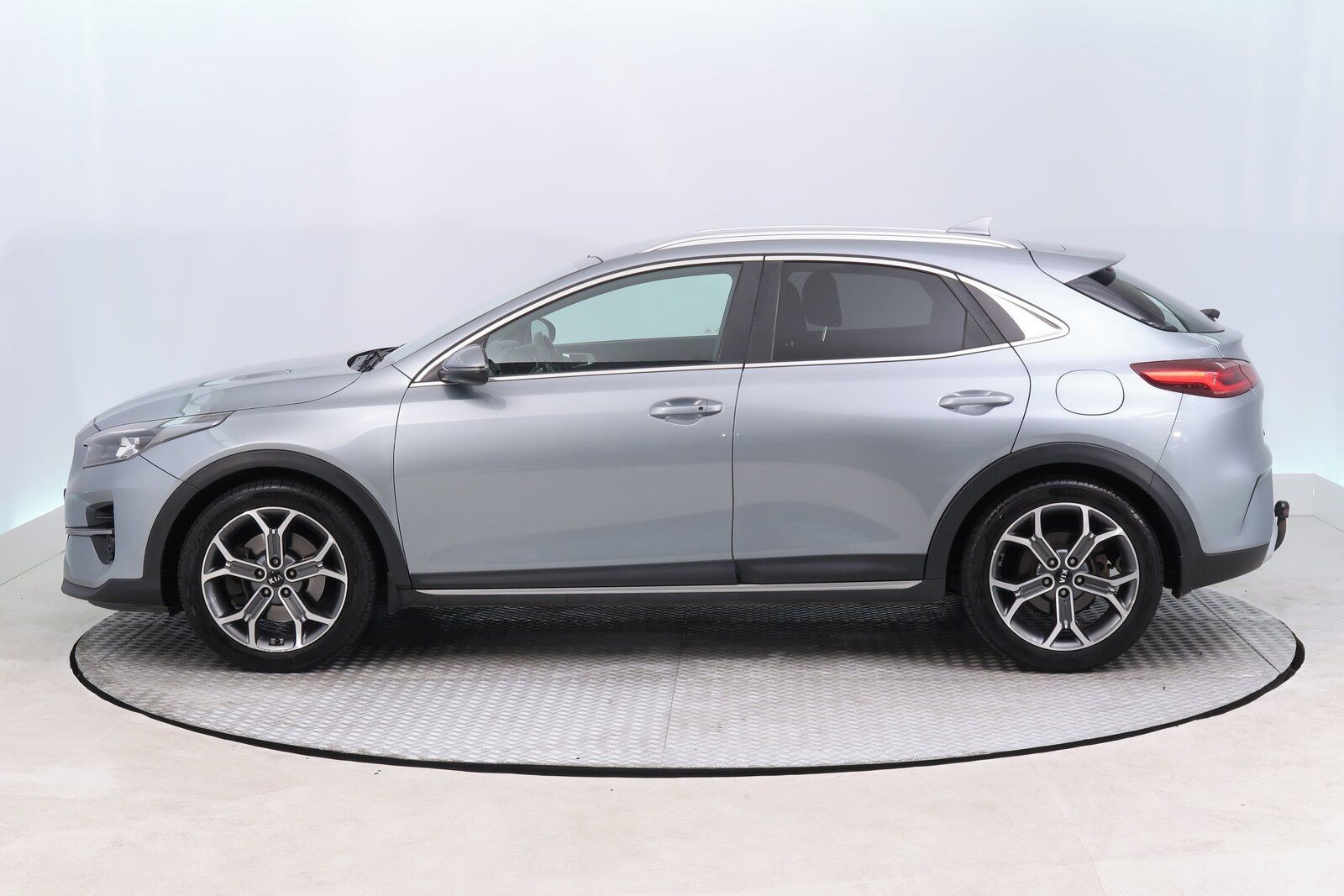 Kia XCee´d, 1.6 T-GDI, Automat, Serv.kniha - fotka 3