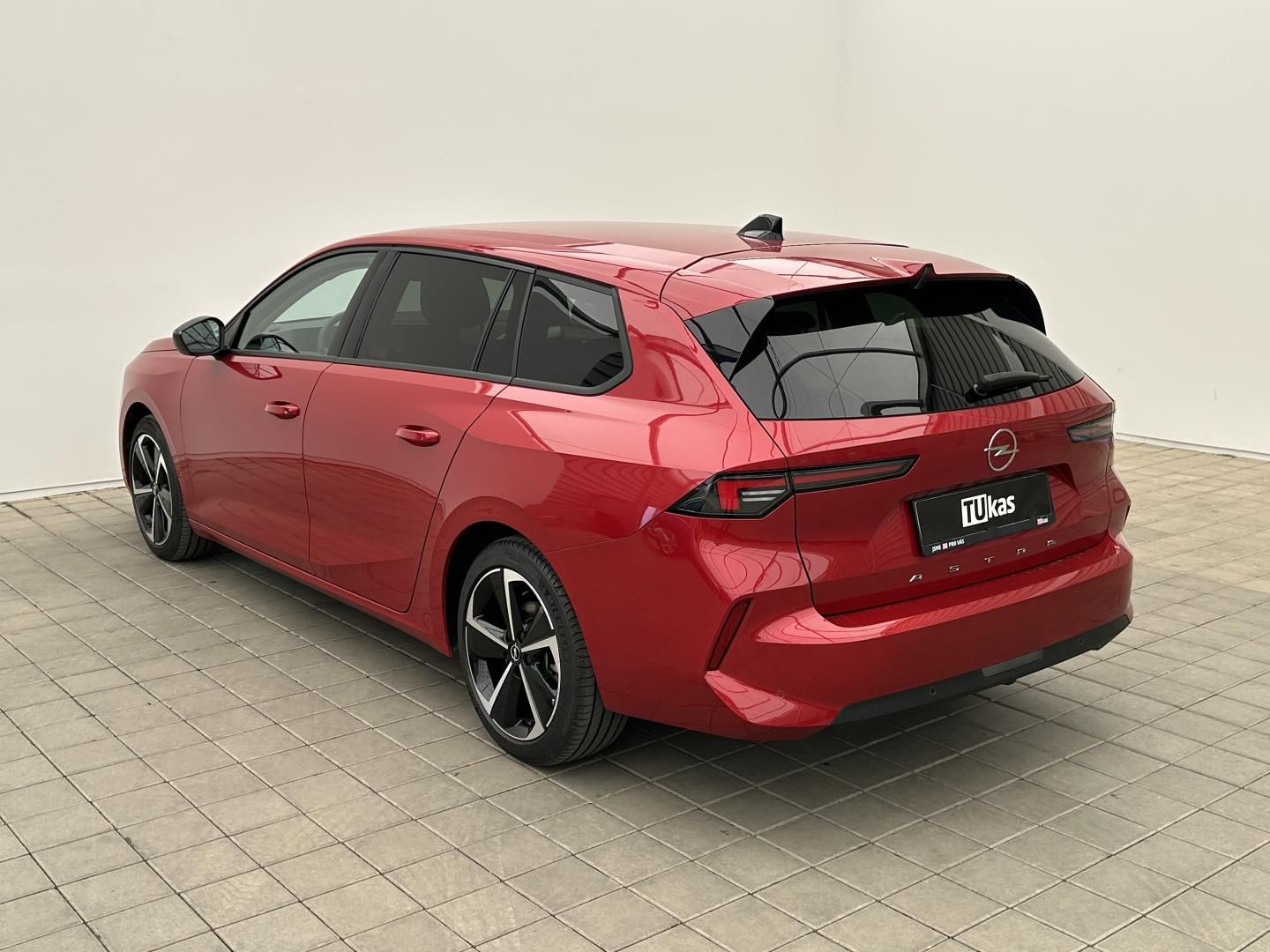 Opel Astra, 1.2Turbo 110k 81kW Edition - fotka 3