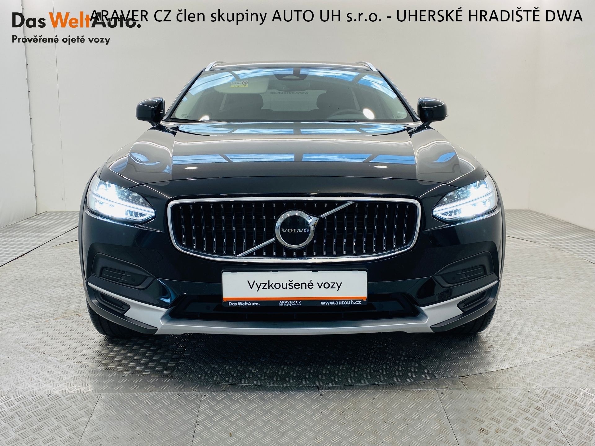 Volvo V90, B4 AWD Cross Country - fotka 4