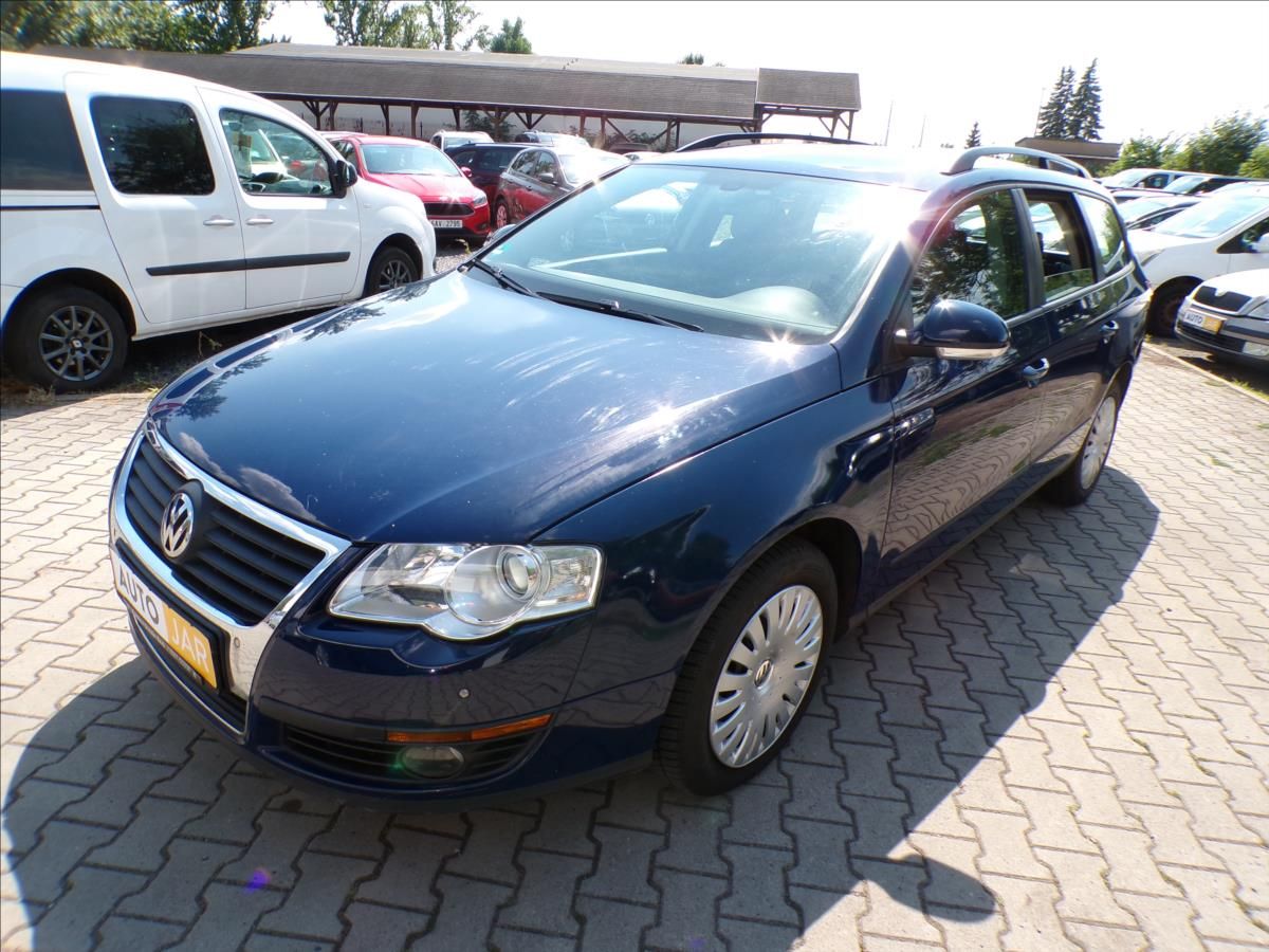 Volkswagen Passat, 1,6 FSI - fotka 2