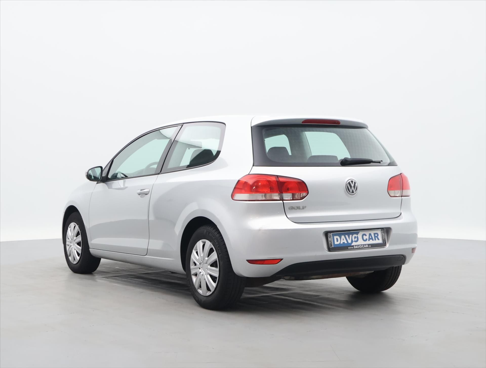 Volkswagen Golf, 1,4 16V 59kW Klima Trendline - fotka 5