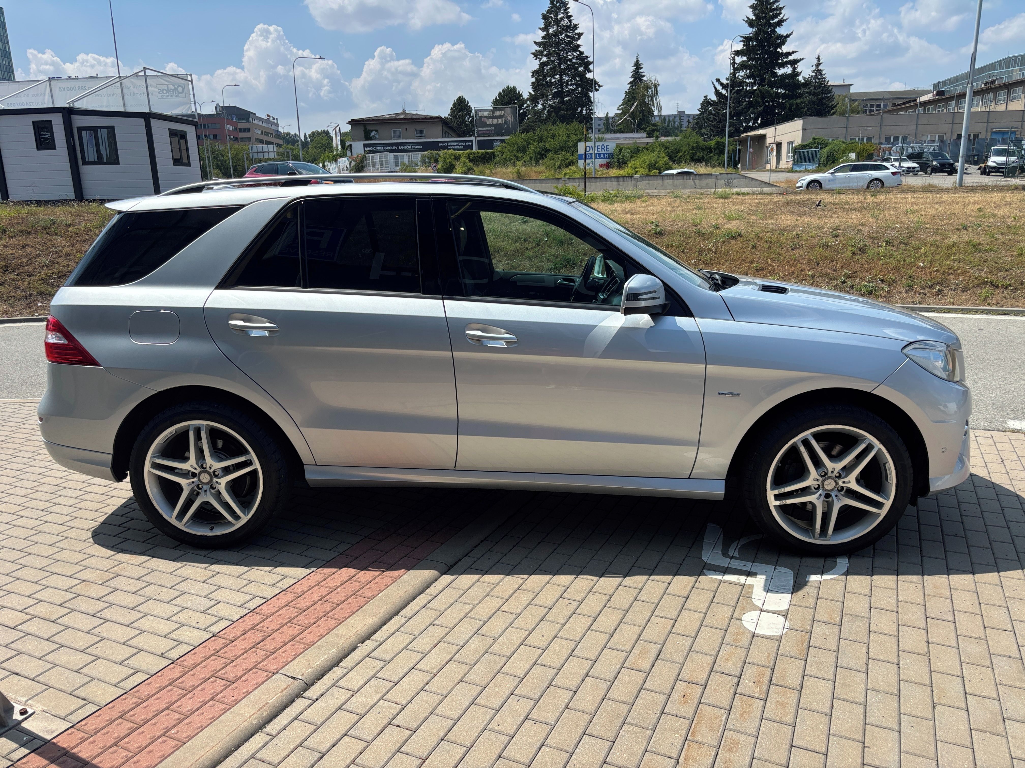 Mercedes-Benz ML, 350 CDi 190kW odp DPH - fotka 6