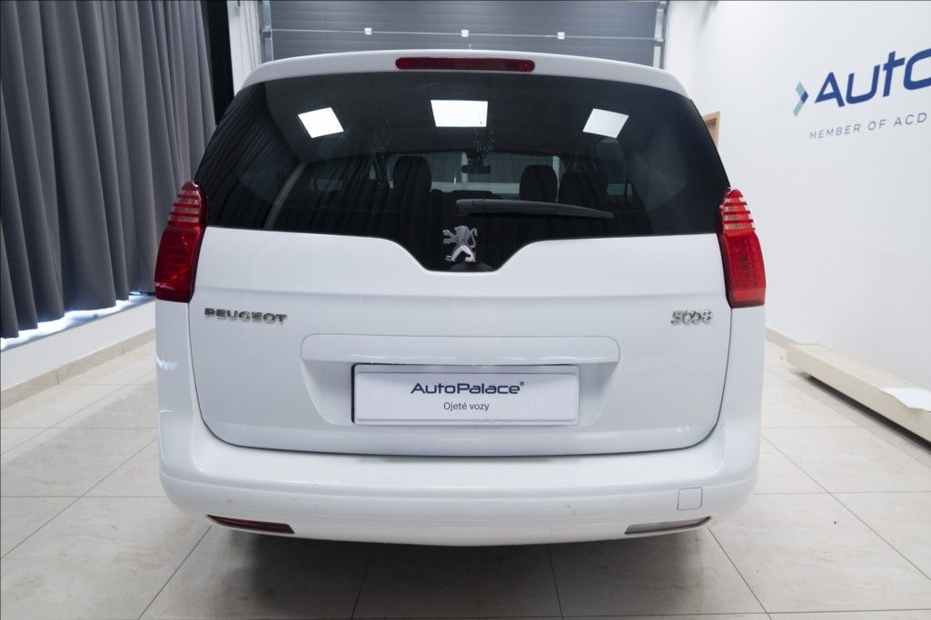 Peugeot 5008, 1,6 BlueHDI 7 MÍST NOVÉ V ČR - fotka 5