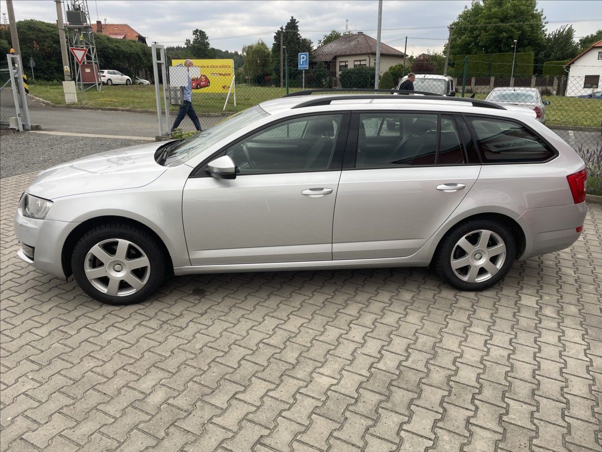 Škoda Octavia, 2,0 TDI 4x4 ČR DIGIKLIMA XENON - fotka 5