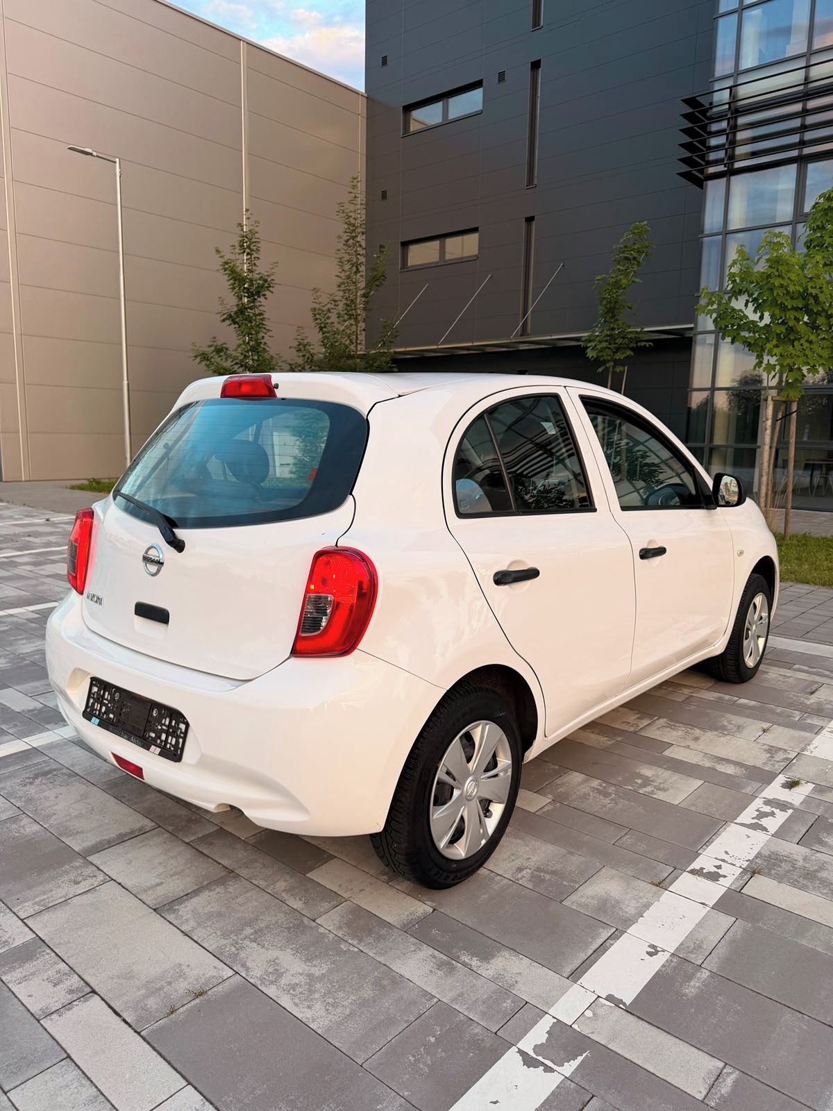 Nissan Micra, 1.2i 54950 km - fotka 6