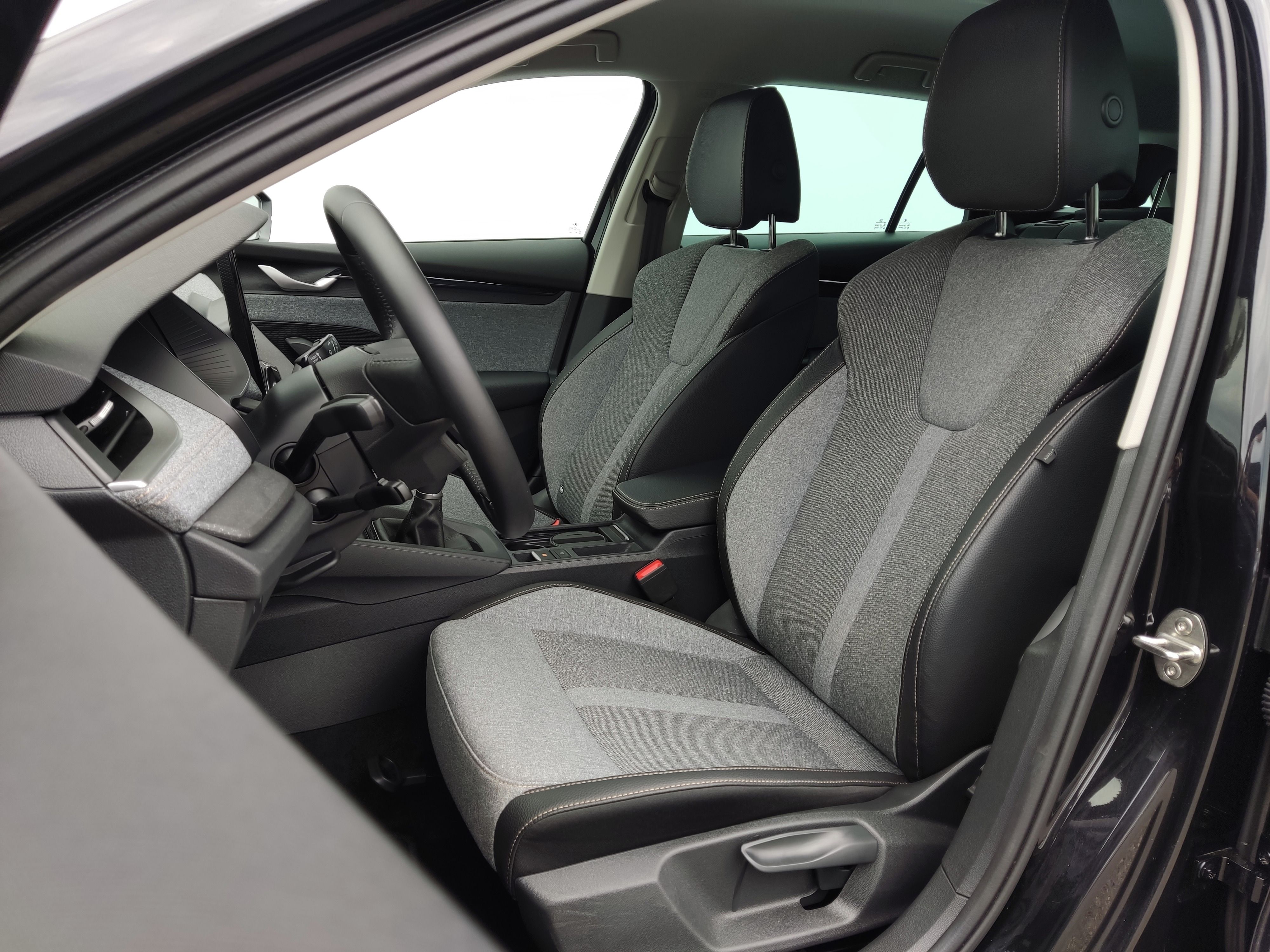 Škoda Octavia, Combi 1.5 TSI Top Selection - fotka 6