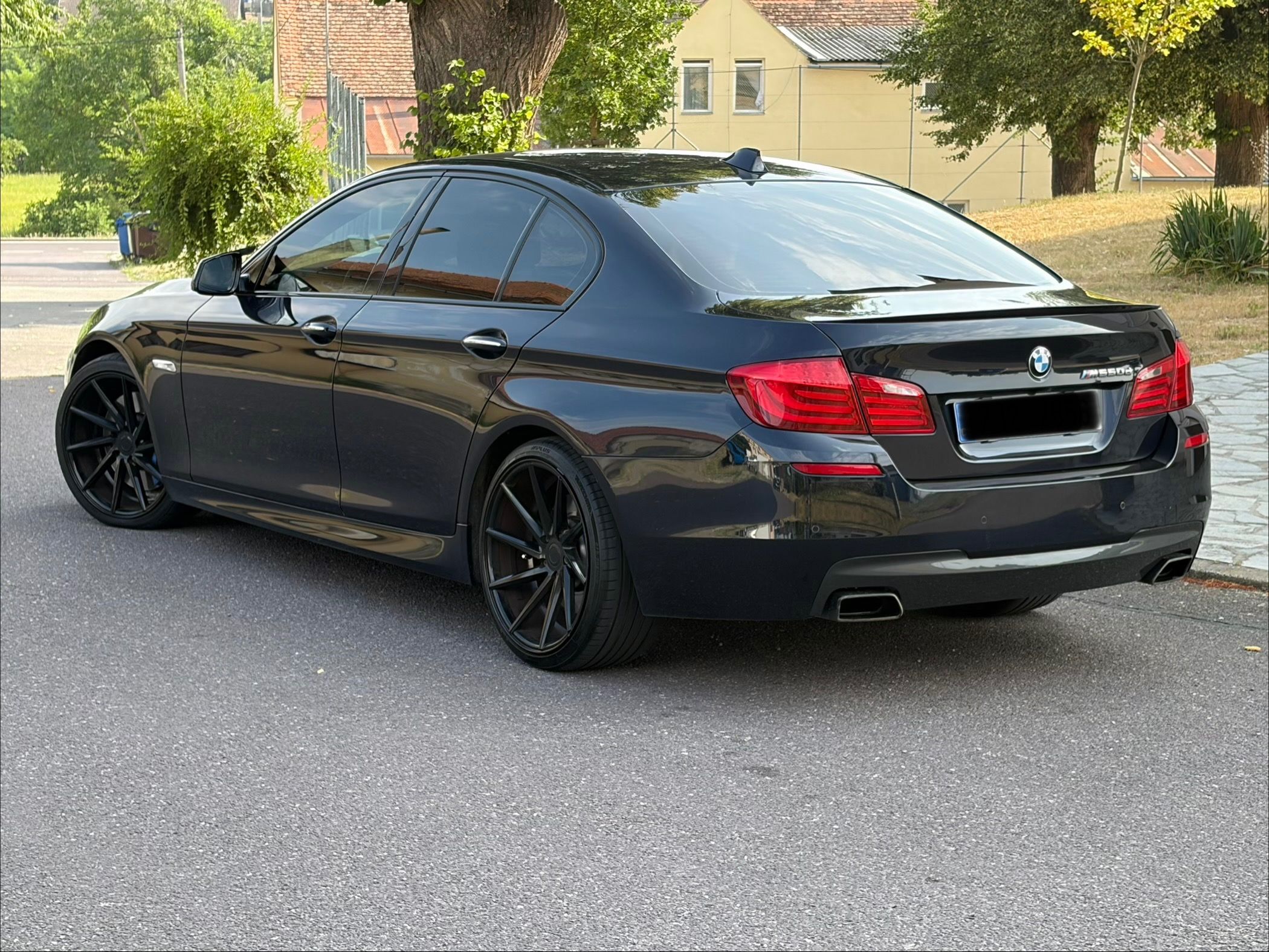 BMW Řada 5, M550d xDRIVE/ČR/ - fotka 5