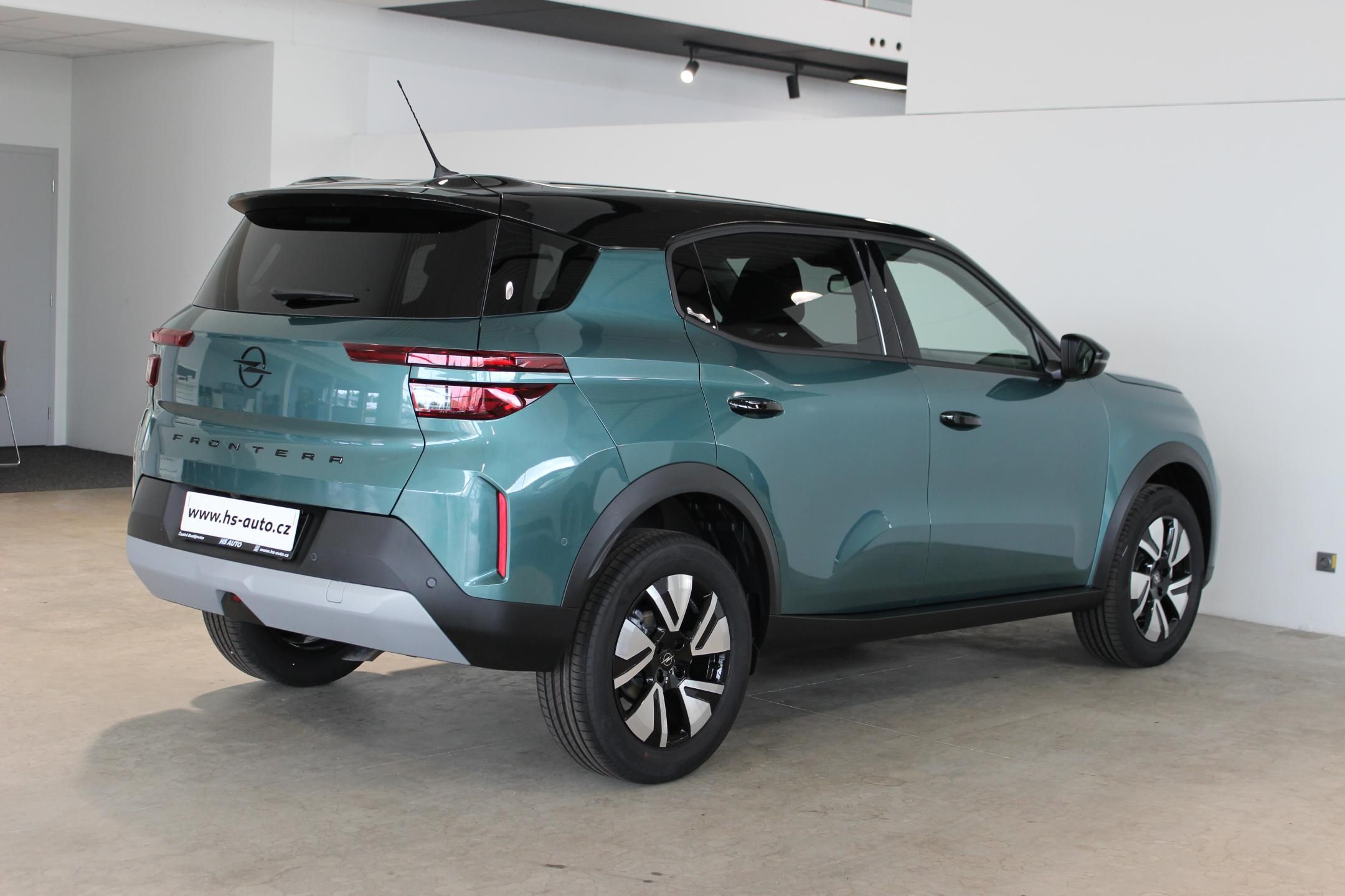 Opel Frontera, GS Hybrid 1.2 TURBO 107kW - fotka 6