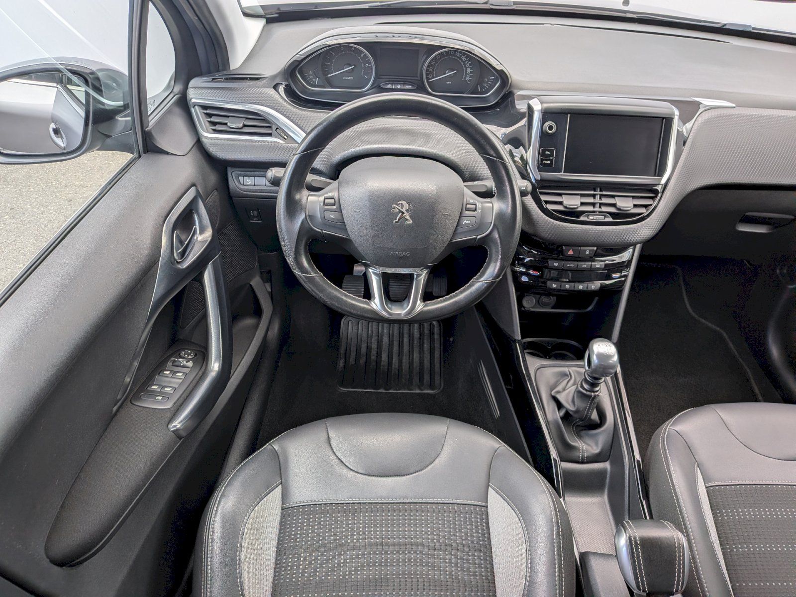 Peugeot 2008, 1,2PURE TECH 96kW - fotka 5