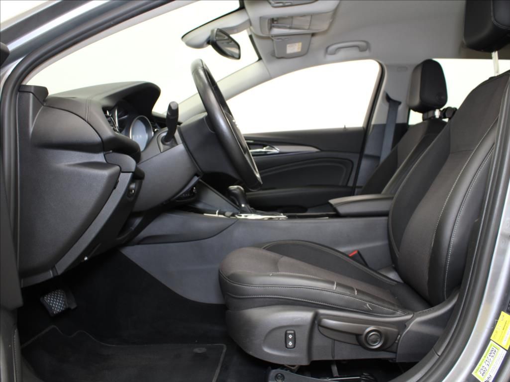 Opel Insignia, 2,0 Turbo 191kW 4x4 1.maj.ČR - fotka 6