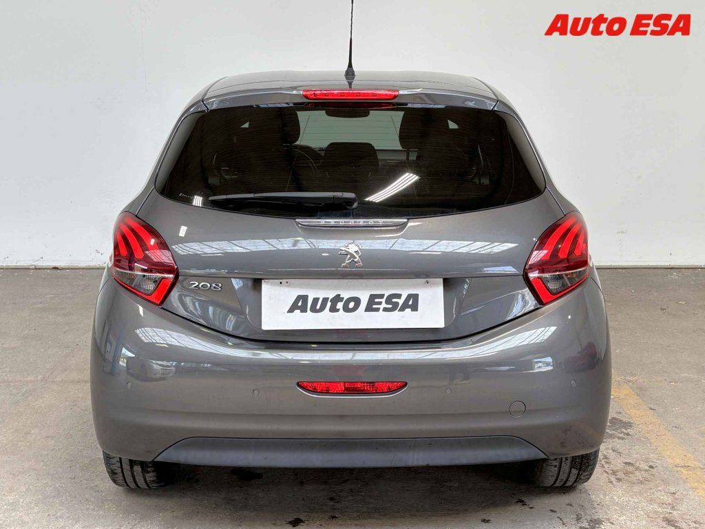 Peugeot 208, 1.2 PT,Allure,navi - fotka 5
