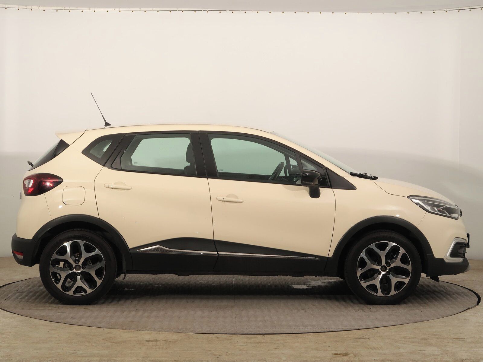 Renault Captur, 1.2 TCe, ČR,1.maj, Serv.kniha - fotka 6