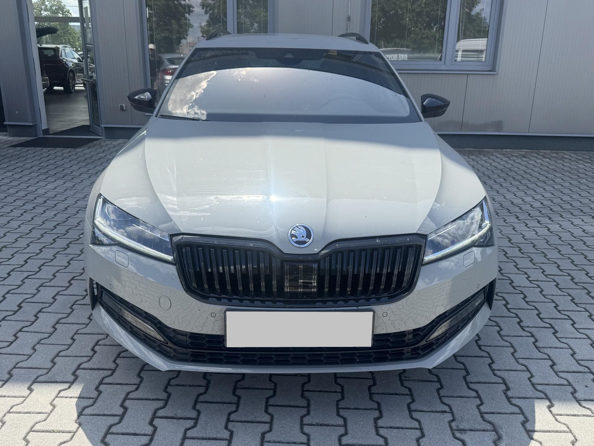 Škoda Superb, 2,0TSi DSG 4x4 SPORTLINE - fotka 2