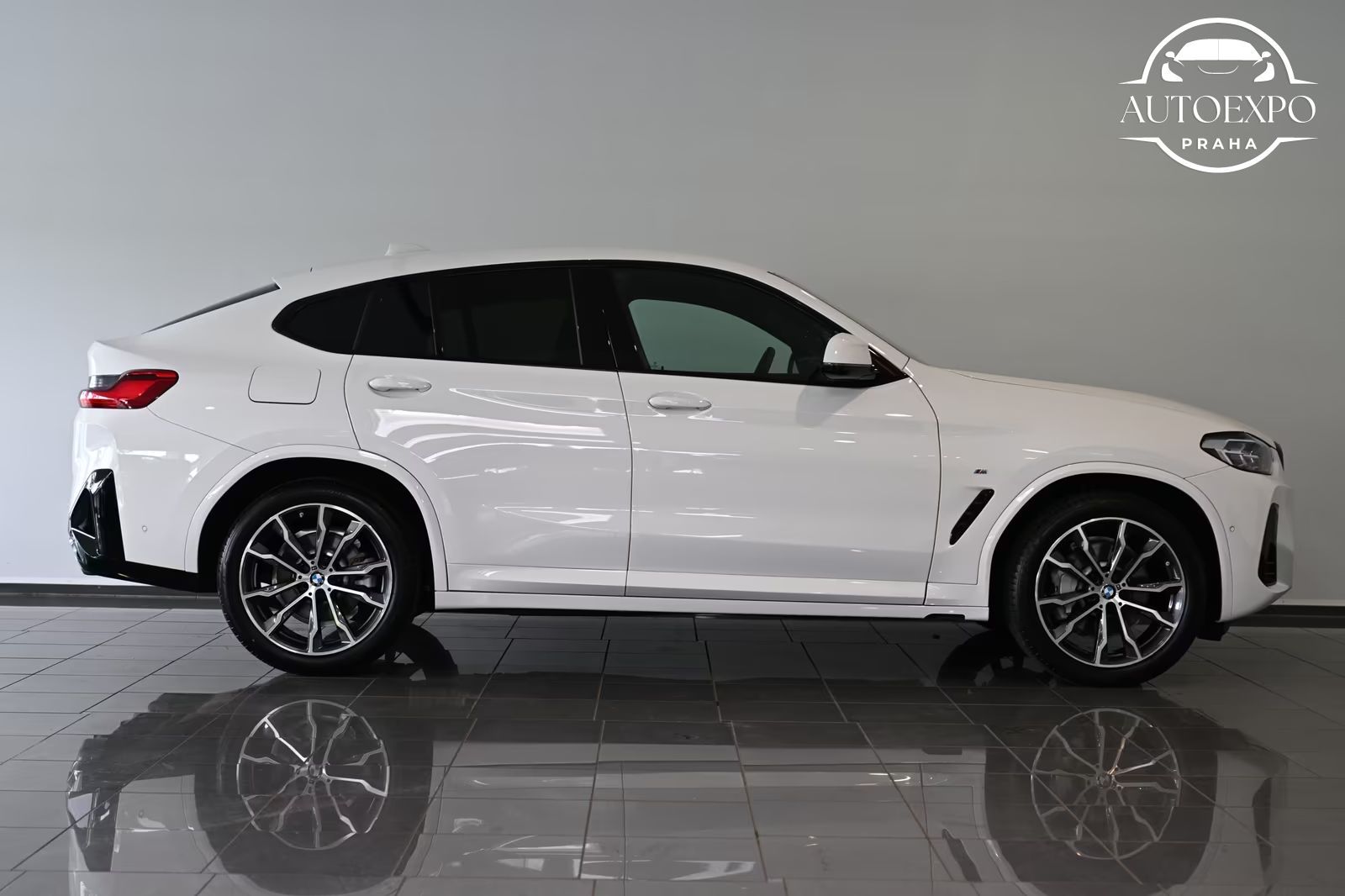 BMW X4, xDrive 30d M Sport*KŮŽE*TAŽNÉ - fotka 3