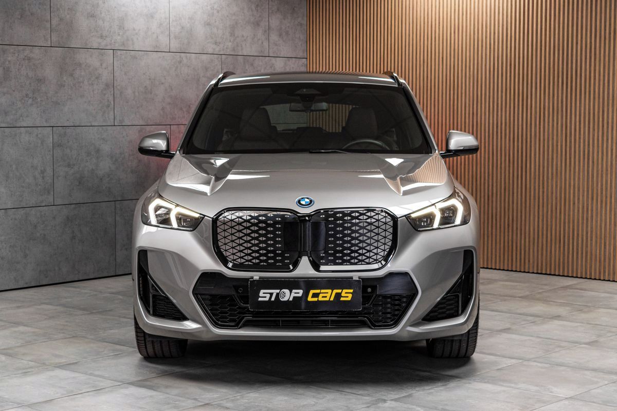BMW iX1, xDrive30 ///M*ZÁRUKA*TAŽNÉ*ČR - fotka 2