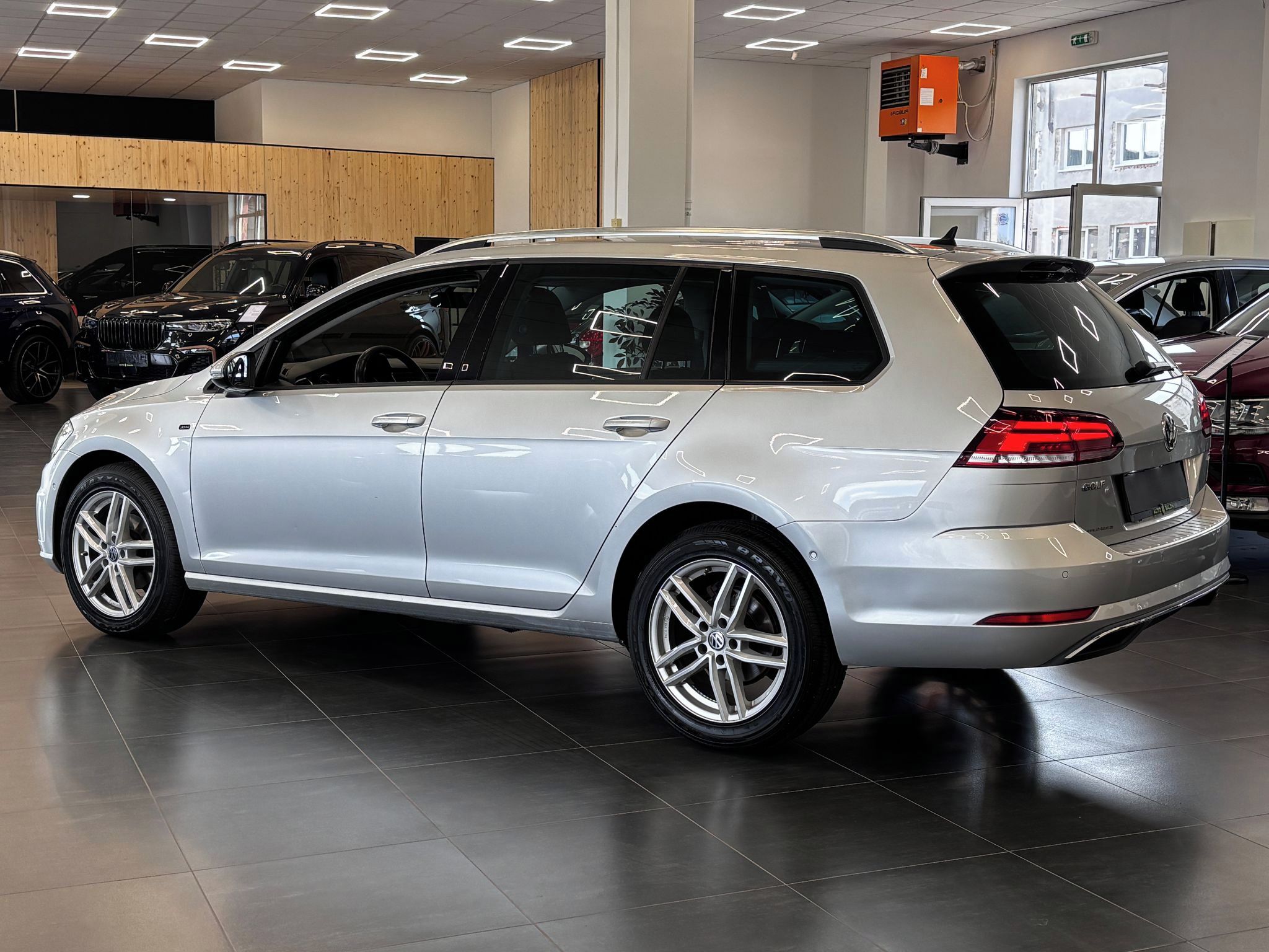 Volkswagen Golf, 85kW, DSG, Comfort Line, Navi. - fotka 4
