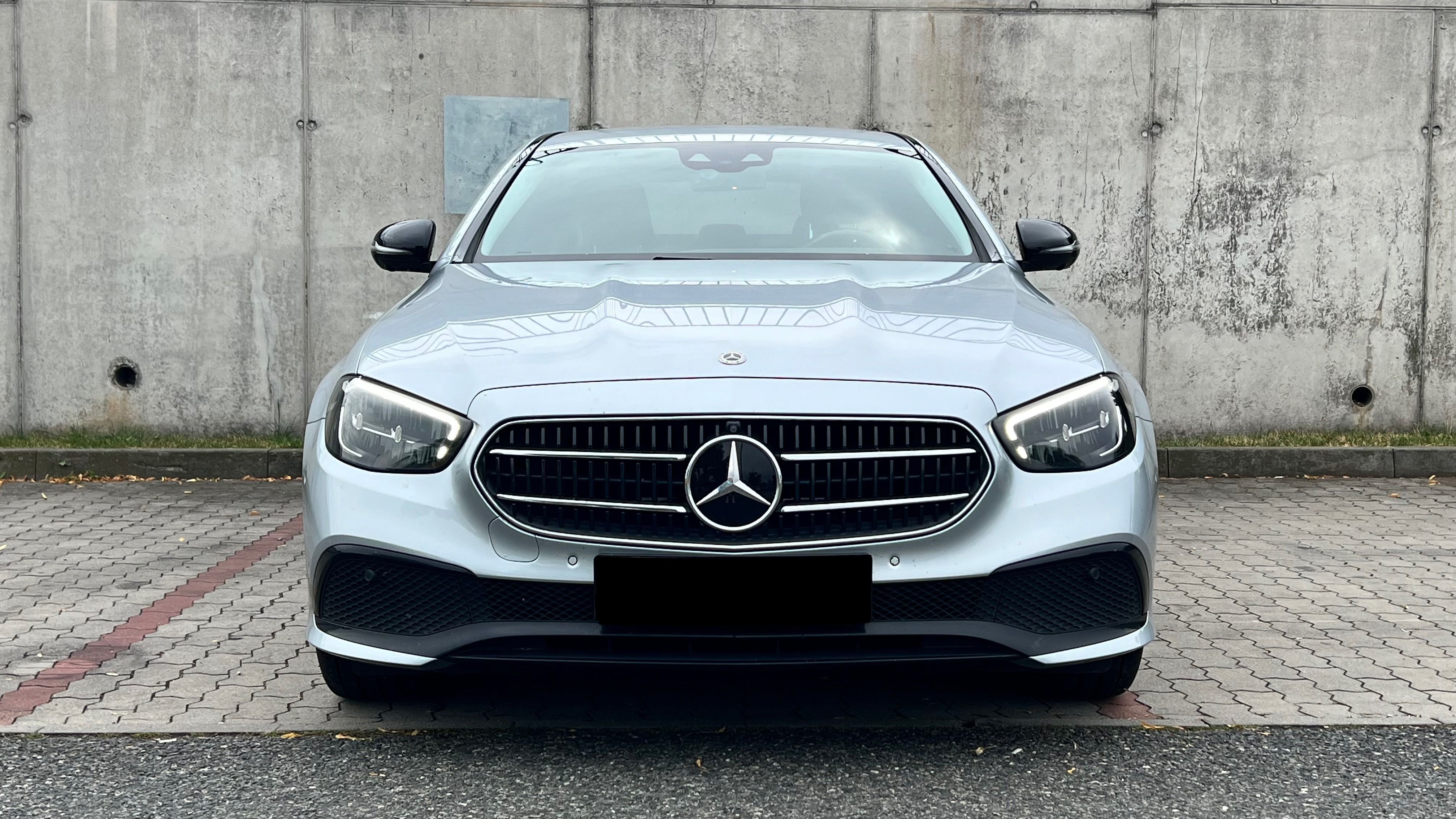Mercedes-Benz Třídy E, E 220d 4MATIC - fotka 5