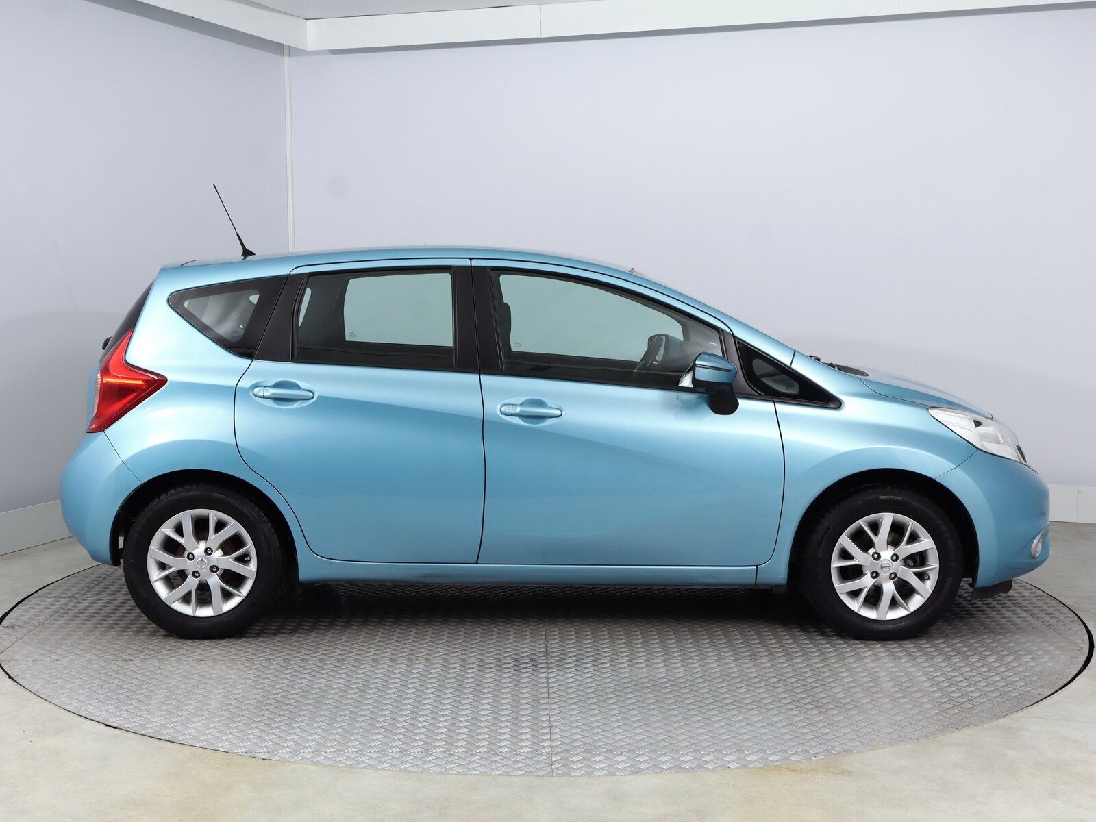 Nissan Note, 1.2, Navi, Automatická klima - fotka 6