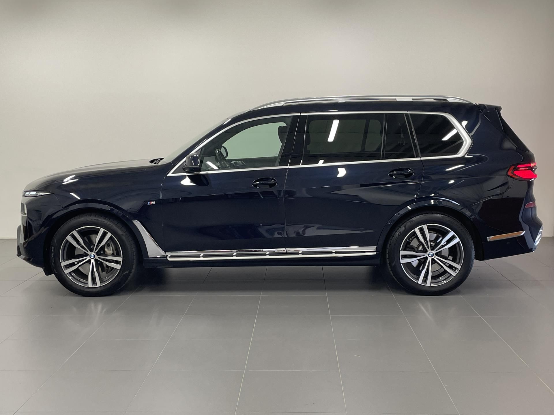 BMW X7, X7 40i xDrive, Mpaket - fotka 3