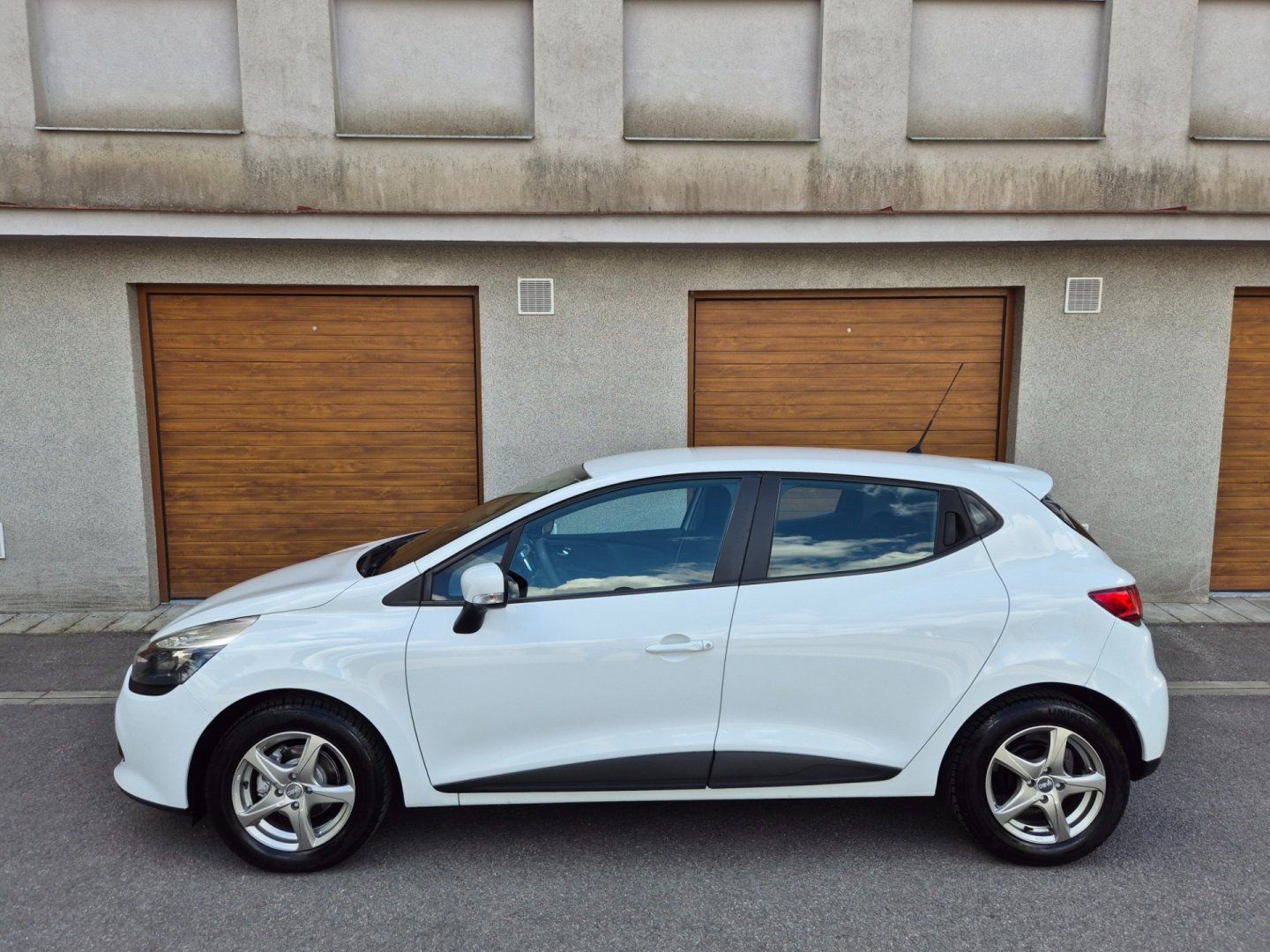 Renault Clio, 1.2 16V 54kW klima Serv.kniha - fotka 6
