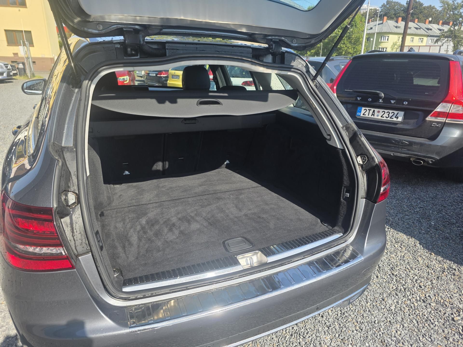 Mercedes-Benz Třídy C, C200D 9G  Full LED Facelift - fotka 4