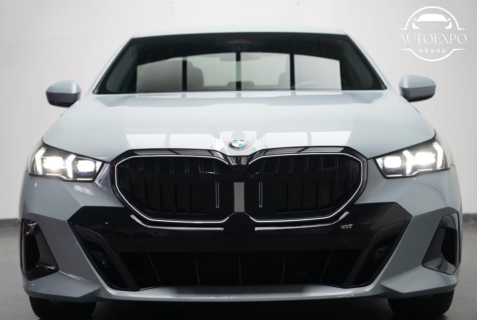 BMW Řada 5, 520d xDrive M Sport - fotka 5