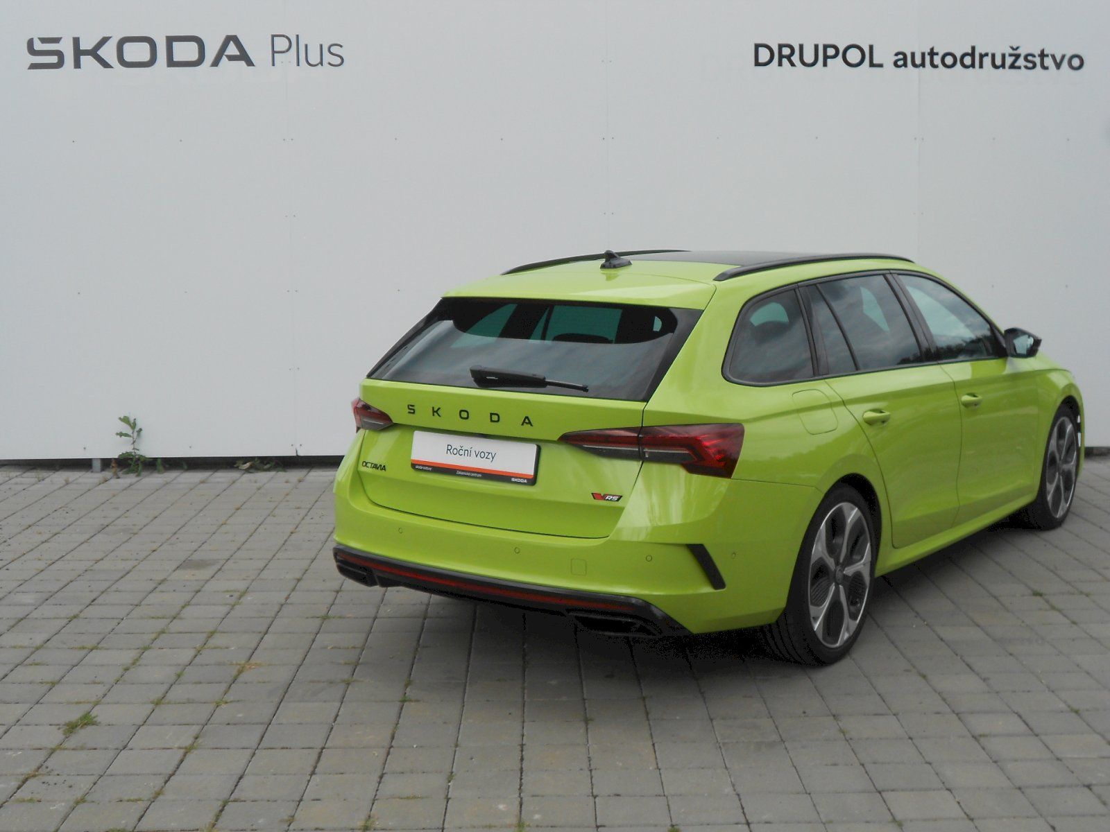 Škoda Octavia, Combi IV 2.0 TSI - 195 kW, RS - fotka 2