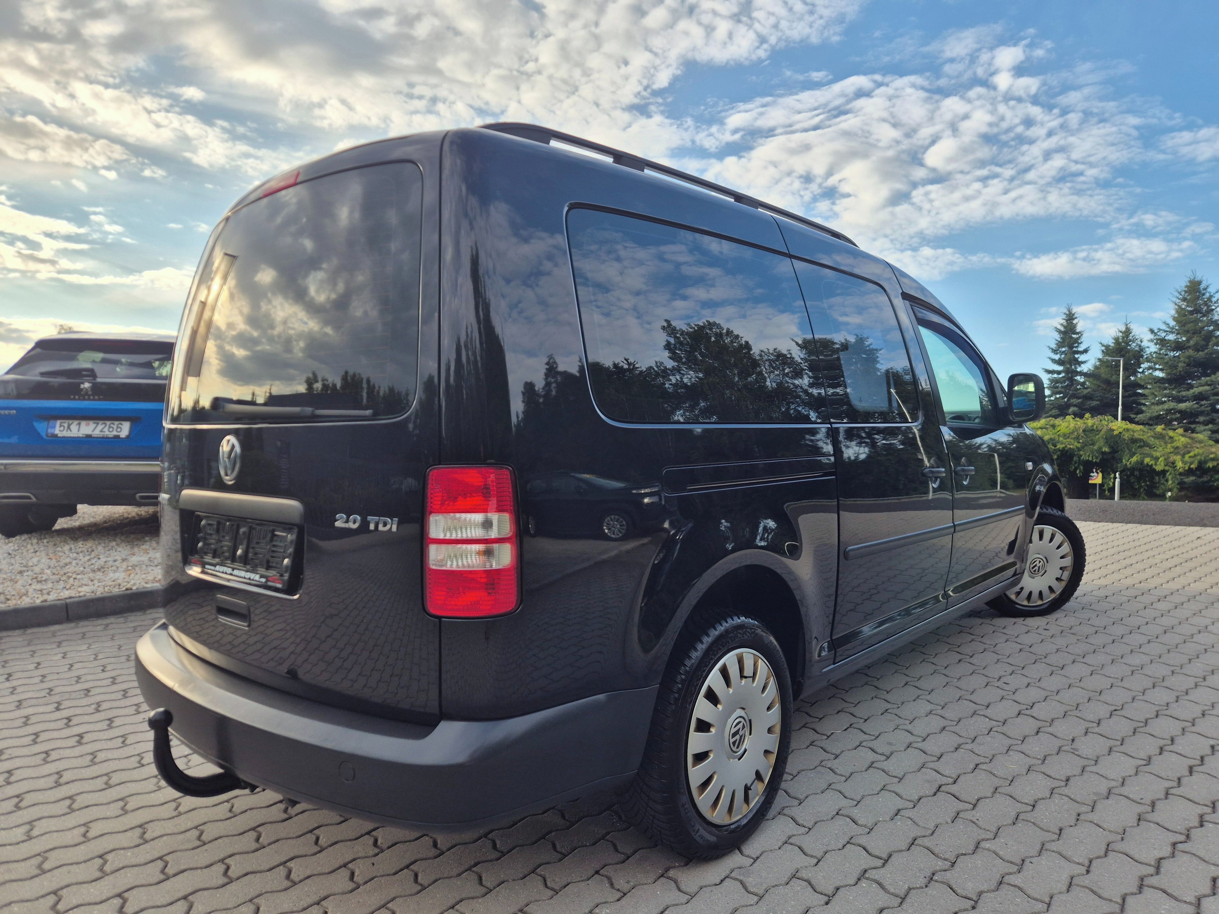Volkswagen Caddy, MAXI plný servis 7 místná - fotka 3
