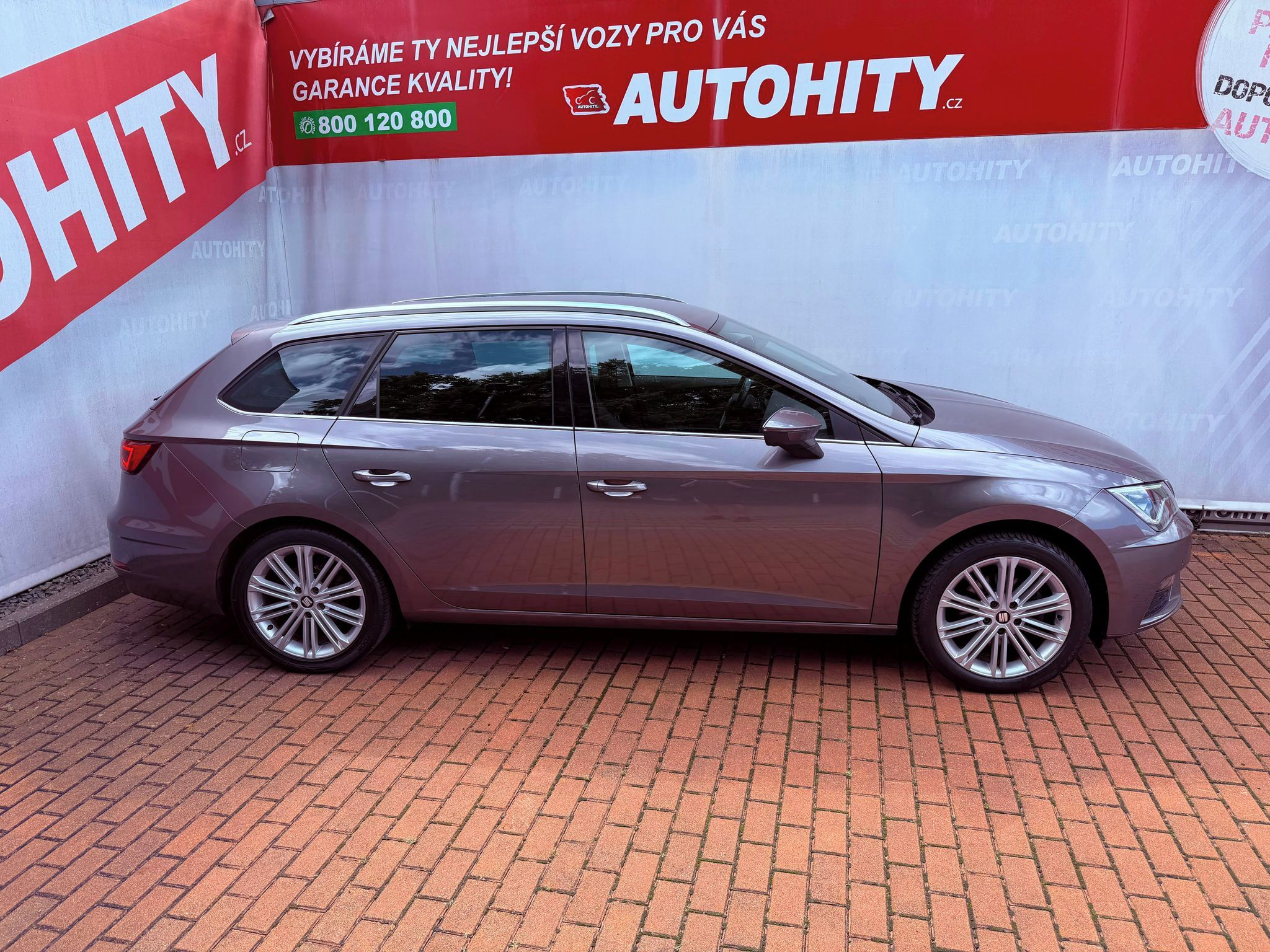 Seat Leon, 1.4 TSi Xcellence, Serviska - fotka 6