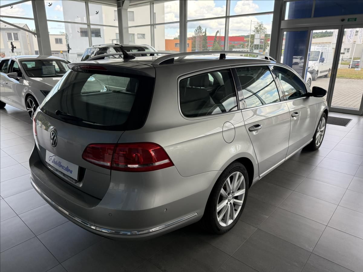 Volkswagen Passat, 2,0   DSG,HIGHLINE,SERVISKA - fotka 6