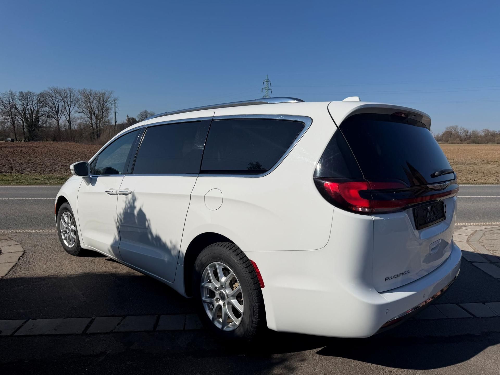 Chrysler Pacifica, 3,6 RU Radar New Model DVD 21 - fotka 3