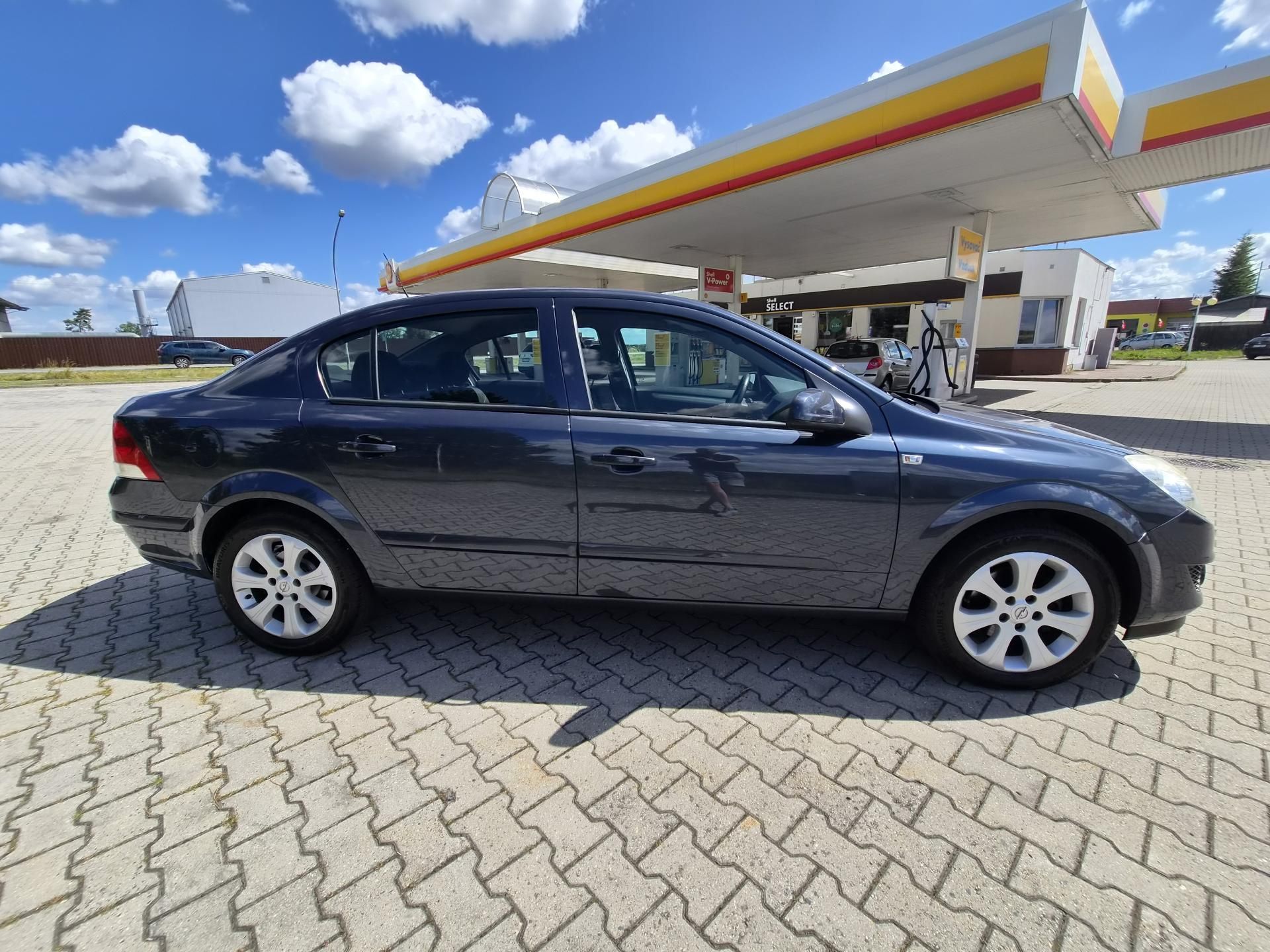 Opel Astra, 1,6 16V Enjoy - fotka 5