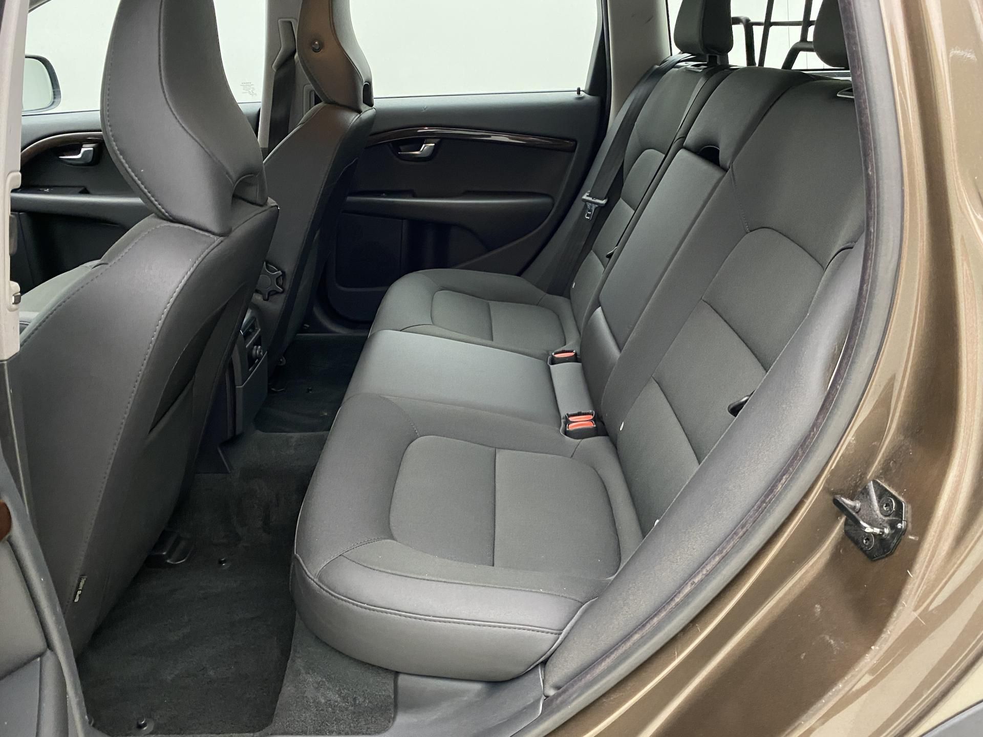 Volvo XC70, D4 AWD KINETIC AUT CZ - fotka 5