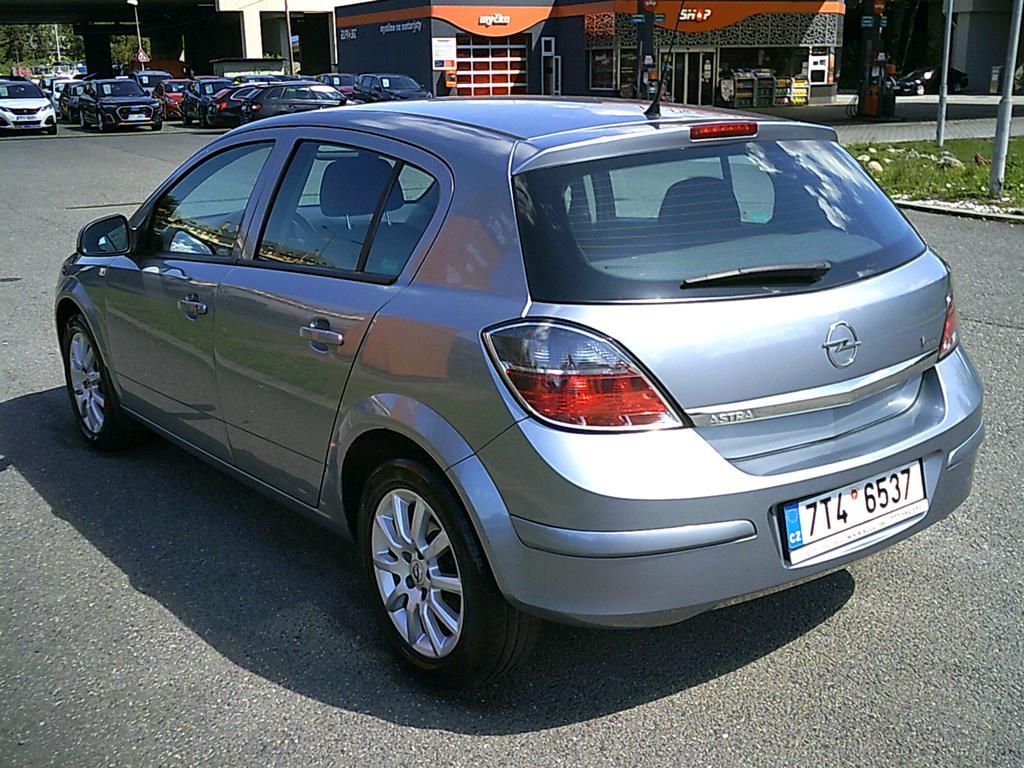 Opel Astra, 1.6i KOUPENO ČR,1.MAJITEL - fotka 3