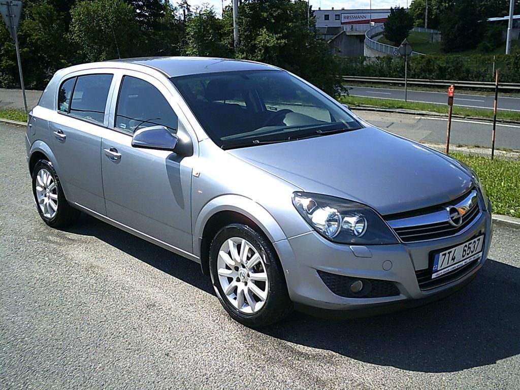 Opel Astra, 1.6i KOUPENO ČR,1.MAJITEL - fotka 4