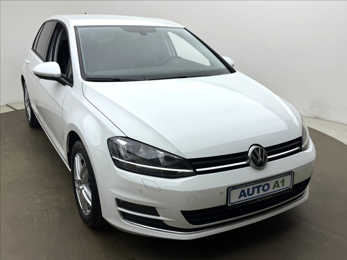 Volkswagen Golf, 1,6 DSG DPH HIGHLINE 2XKOLA ČR - fotka 3