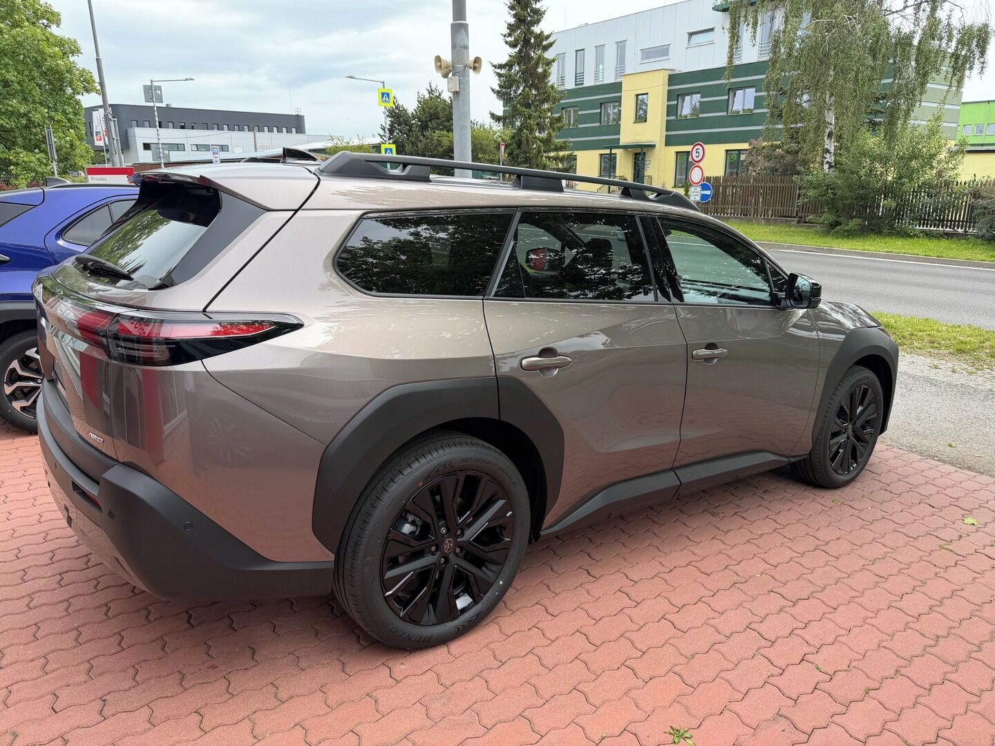 Toyota bZ4X, Touring BEV 380 AT 4X4 - fotka 6