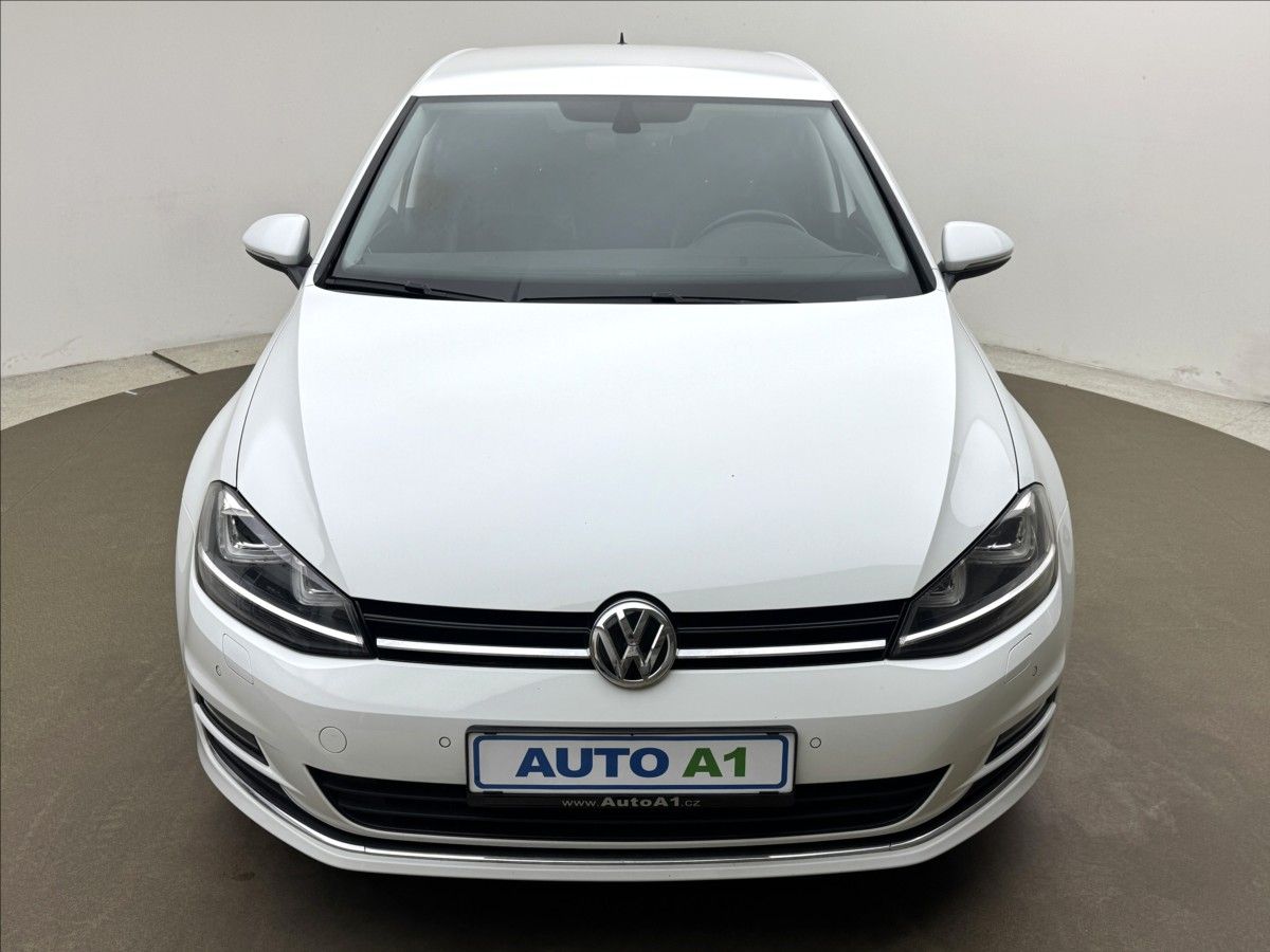 Volkswagen Golf, 1,6 DSG DPH HIGHLINE 2XKOLA ČR - fotka 2